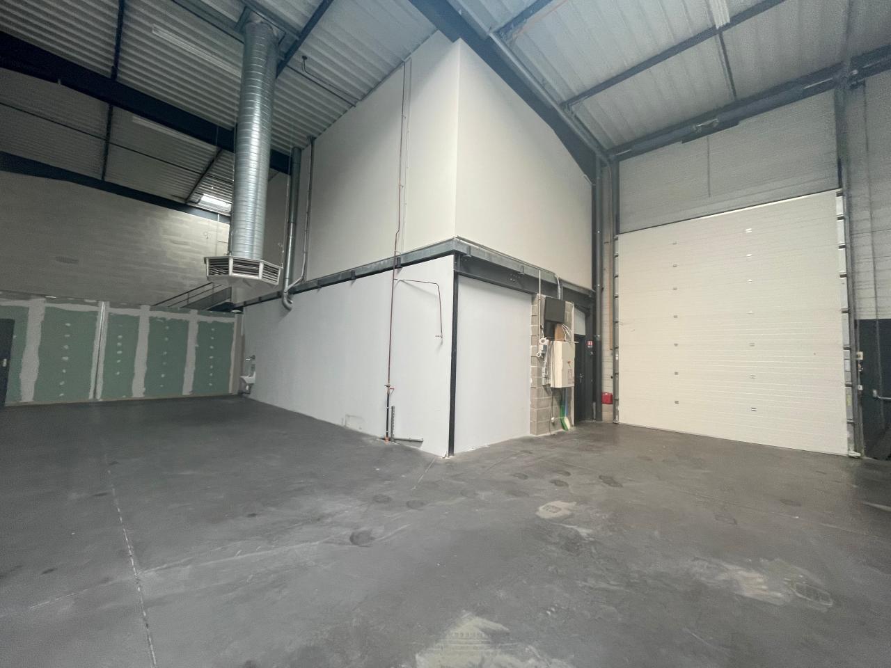 Local d'activité Saint-Fons 300m² Location local d'activité Saint-Fons Rhône OLACT2534054 4